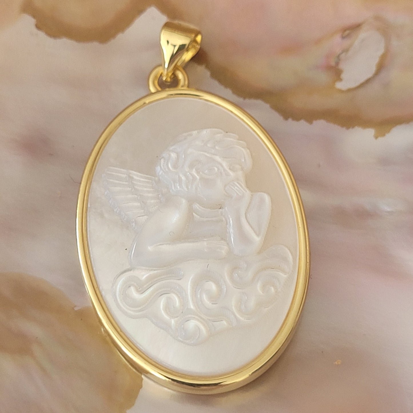 Pendentif Ange en Nacre – Bijou spirituel