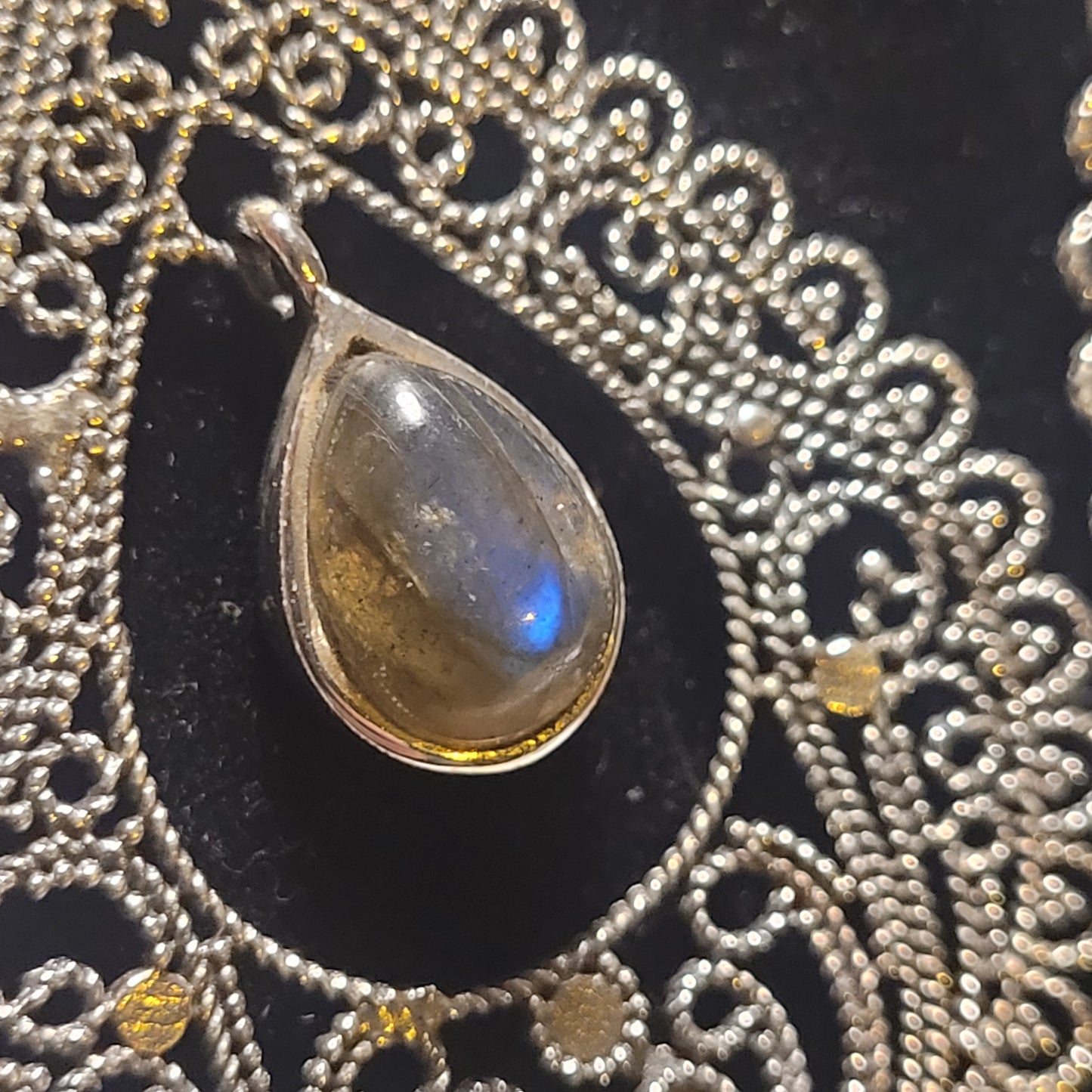 Boucles d’oreilles Labradorite – Argent 925 ajouré