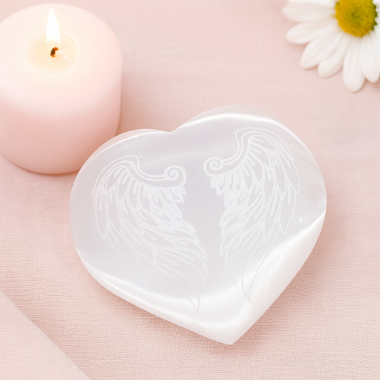 Ailes d’Ange en Sélénite – Cœur gravé