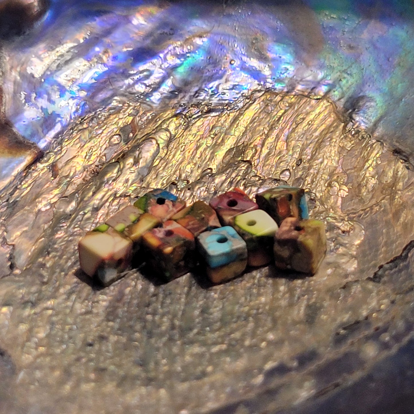 Sachet de 10 perles carrées en Jaspe Impérial multicolore chauffée