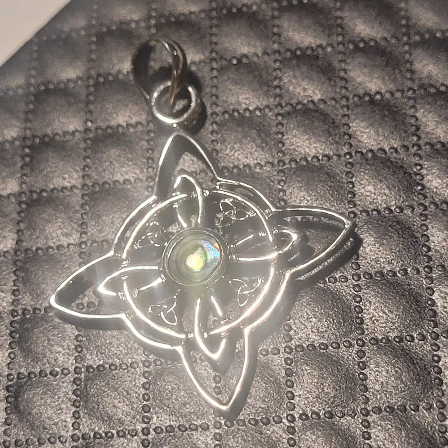 Pendentif Celtique Pierre Nacre – Bijou en argent 925