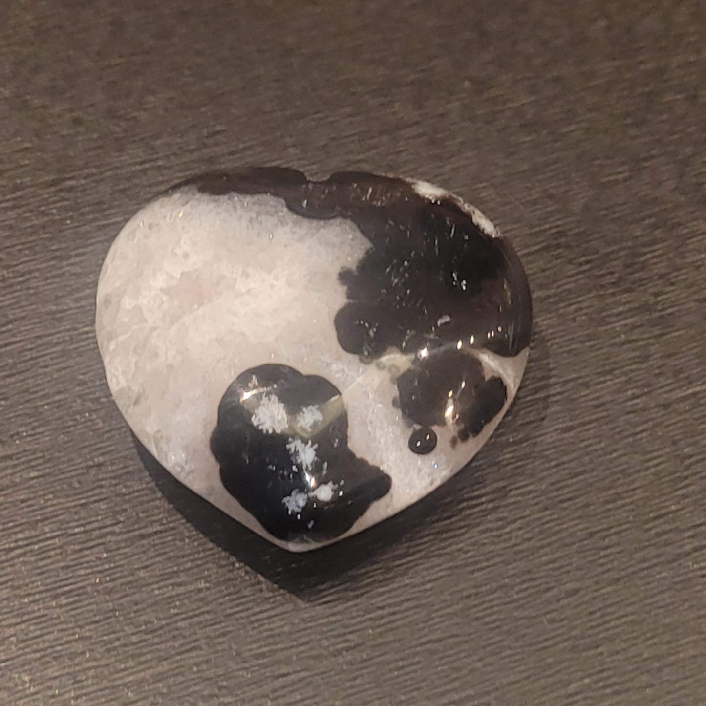 Cœur en Quartz Tourmaline – Pierre naturelle