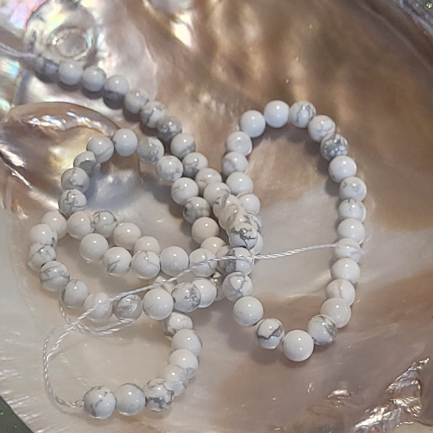 Fil de perles - Howlite blanche A