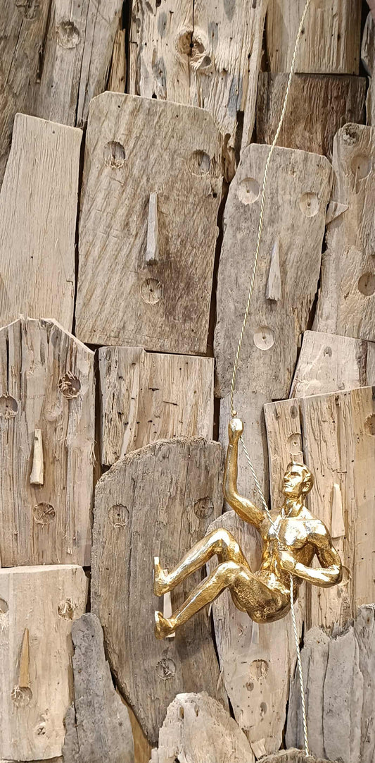 Grimpeur- Cascadeur Doré – Statue murale décorative J-Line