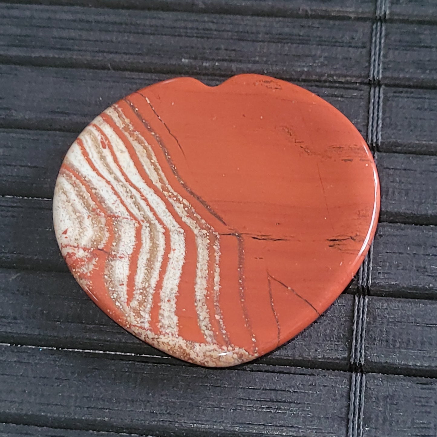 Cœur plat en Jaspe Rouge – Pierre anti-stress 4 cm