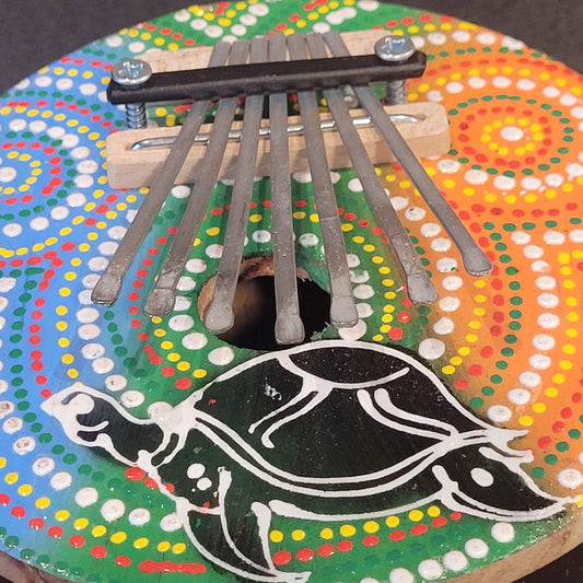 Kalimba Tortue – Instrument artisanal en bois peint à la main