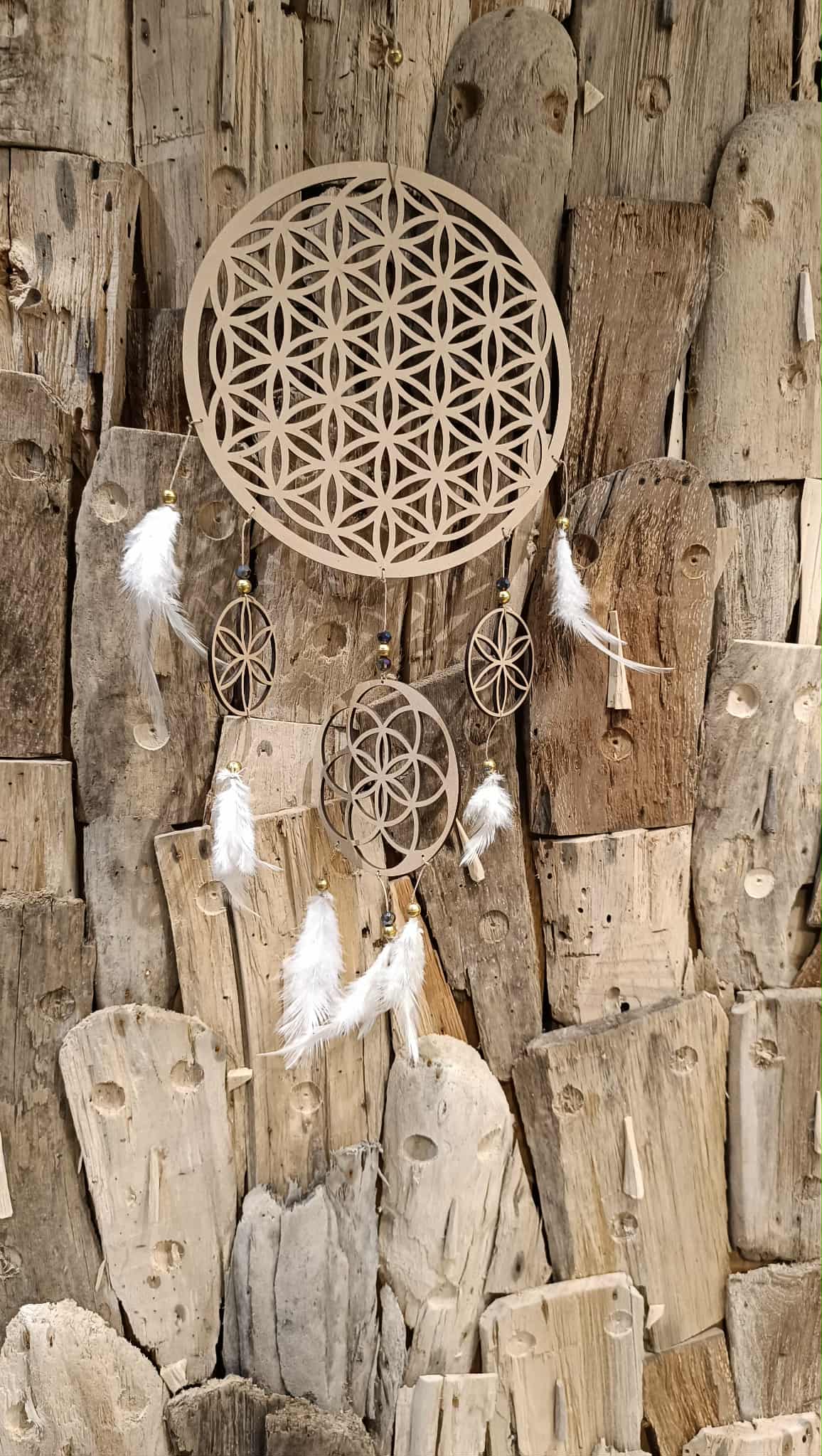 Attrape-rêves Fleur de Vie – Bois naturel et plumes blanches
