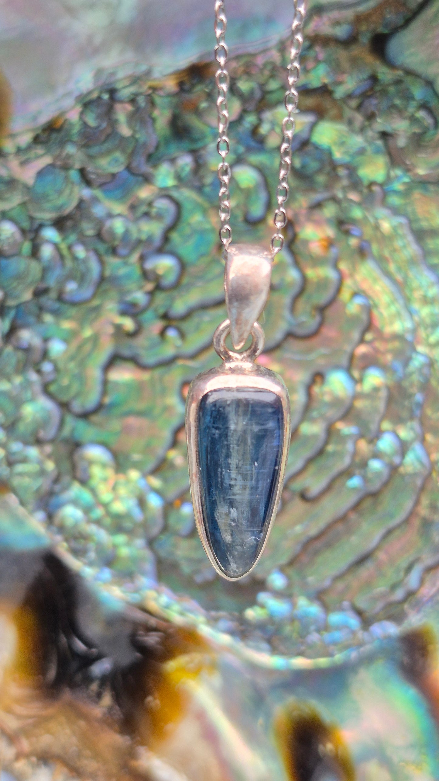 Pendentif Cyanite – Bijou en argent