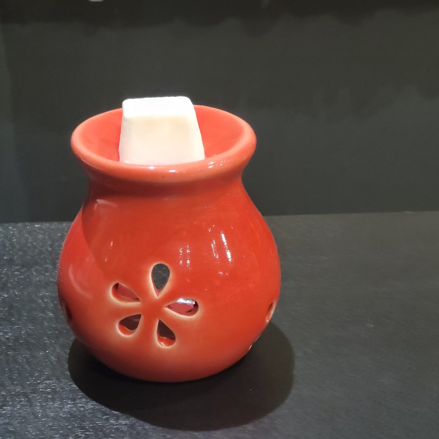 Brûle-parfum Fleur ajourée – Brûle-parfum en céramique