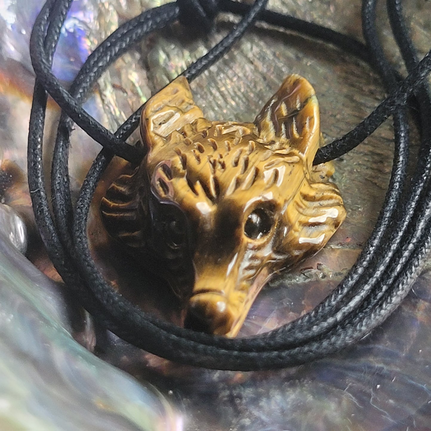 Pendentif Loup – Pierre Œil de Tigre