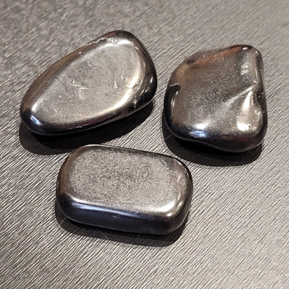 🪨 Shungite – Pierre roulée