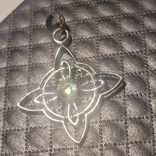 Pendentif Celtique Pierre Nacre – Bijou en argent 925