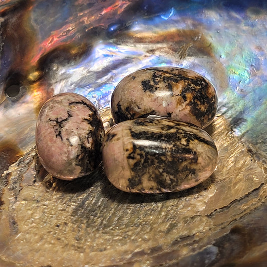 Rhodonite – Pierre roulée