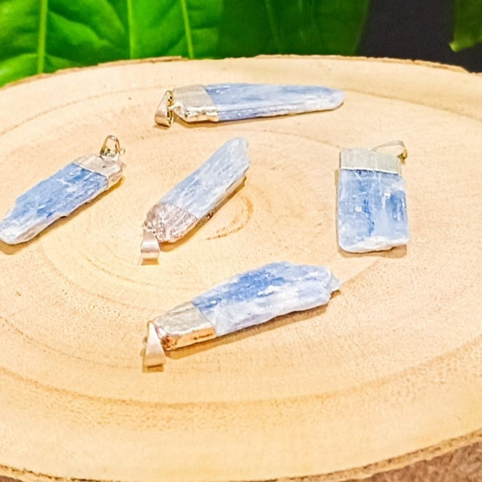 Pendentif  Cyanite - Brut