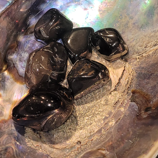 Onyx noir roulé – 1 à 3 cm environ