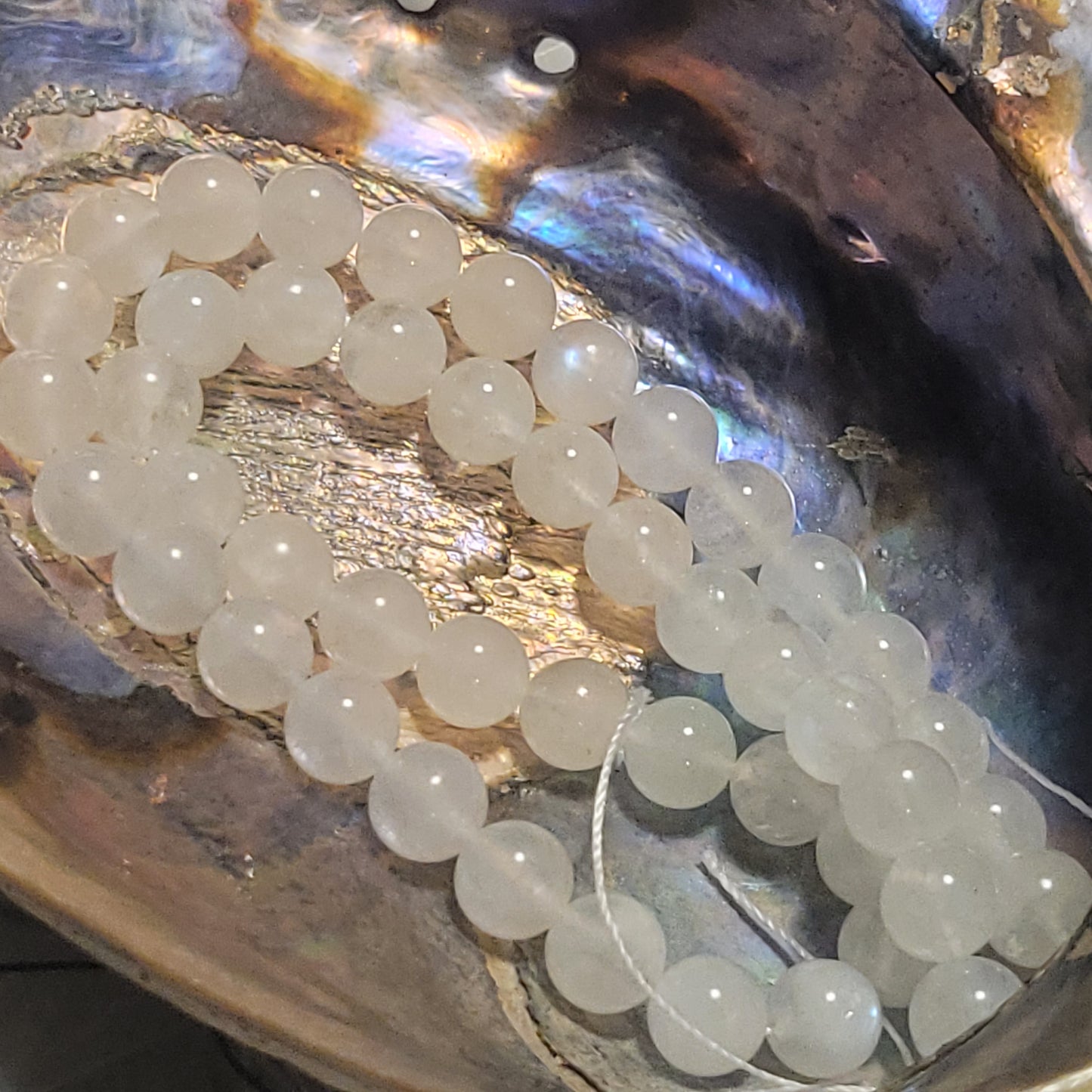 Pierre de Lune Bleutée 8 mm – Fil de perles