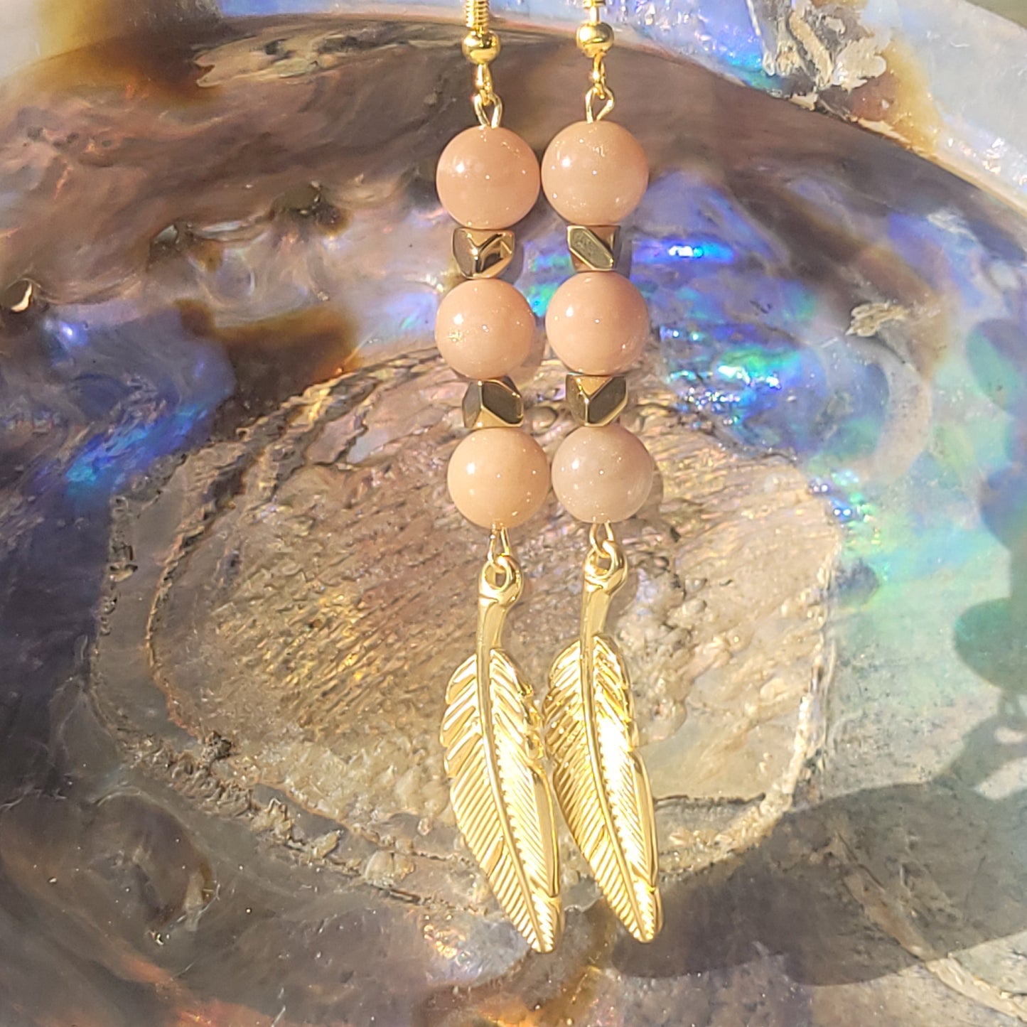 Pierre du Soleil Plume – Boucles d’oreilles artisanales