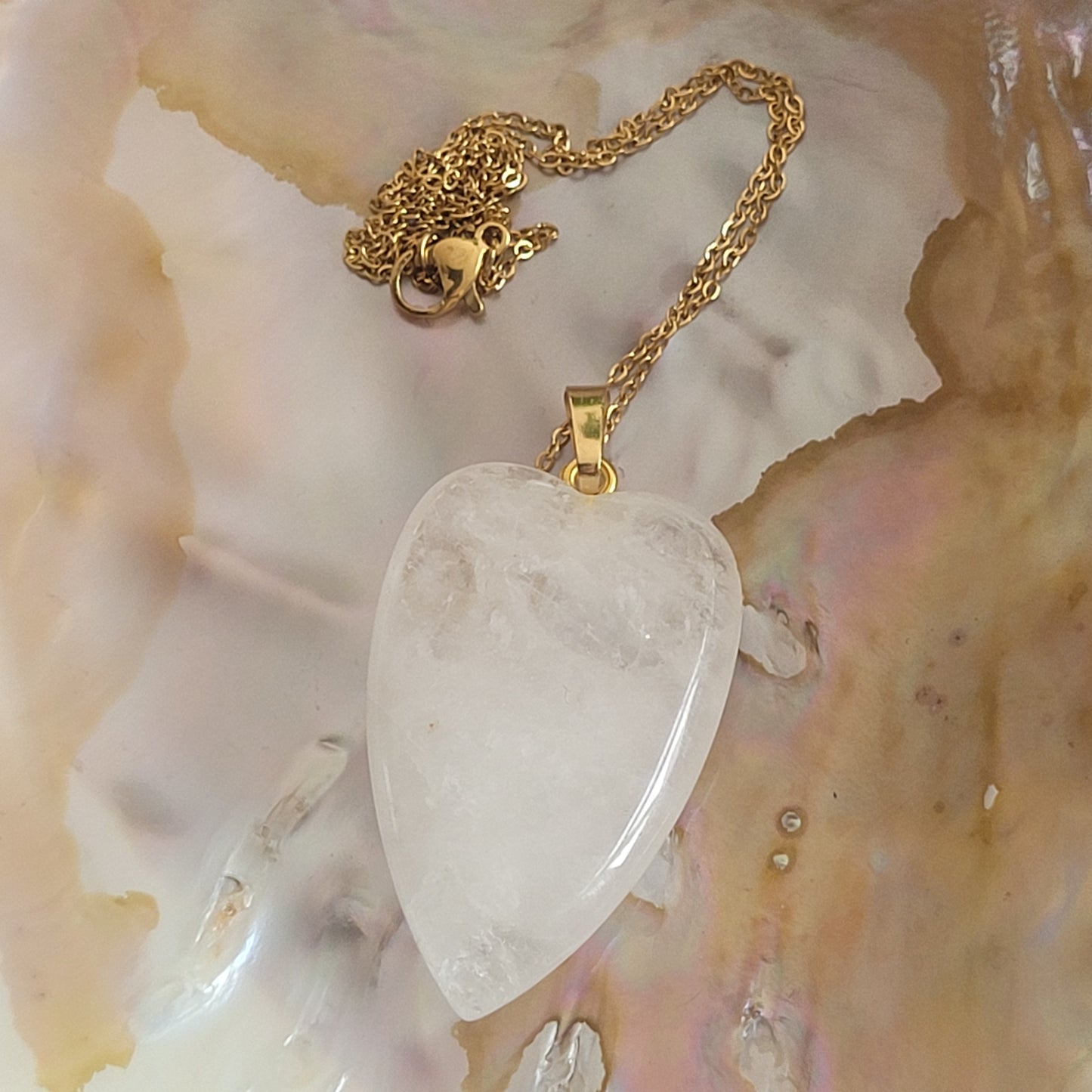 Collier Cristal de Roche – Pendentif cœur 5 cm, chaîne dorée inoxydable