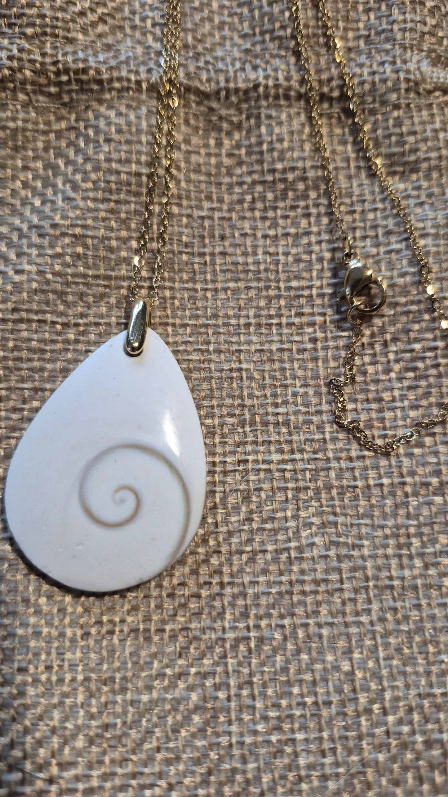 Œil de Sainte Lucie – Pendentif en acier inoxydable