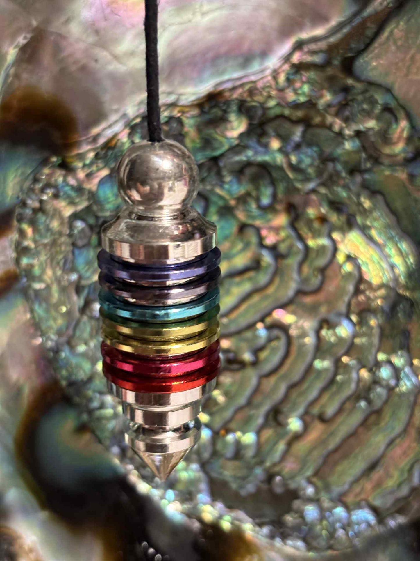 Pendule 7 Chakras – Pendule divinatoire en métal