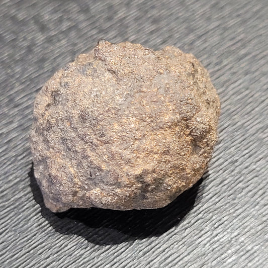 Météorite chondrite – Pierre d’ancrage cosmique