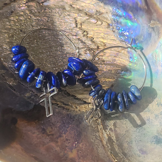 Boucles d’oreilles Labradorite et Lune dorée – Bijou énergétique 8 mm