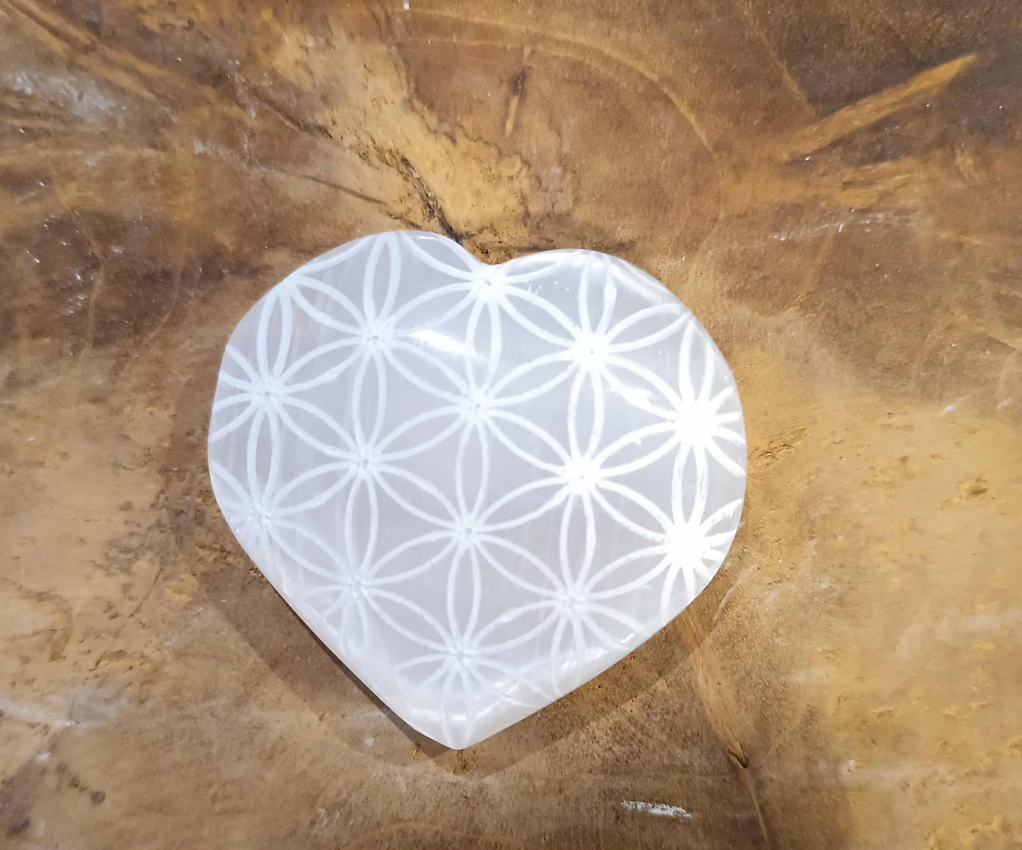 Fleur de Vie en Sélénite – Cœur gravé